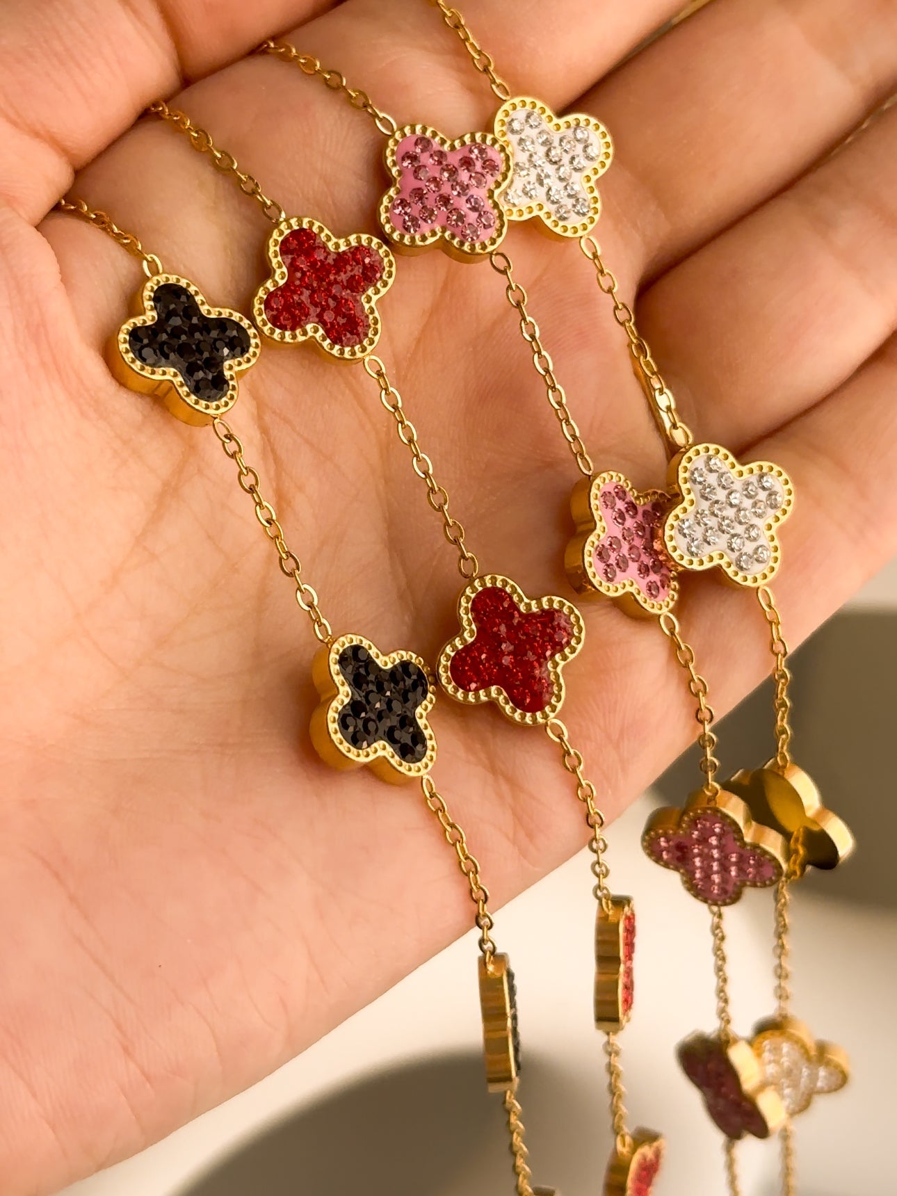 Shimmery Clover bracelet 4 colors